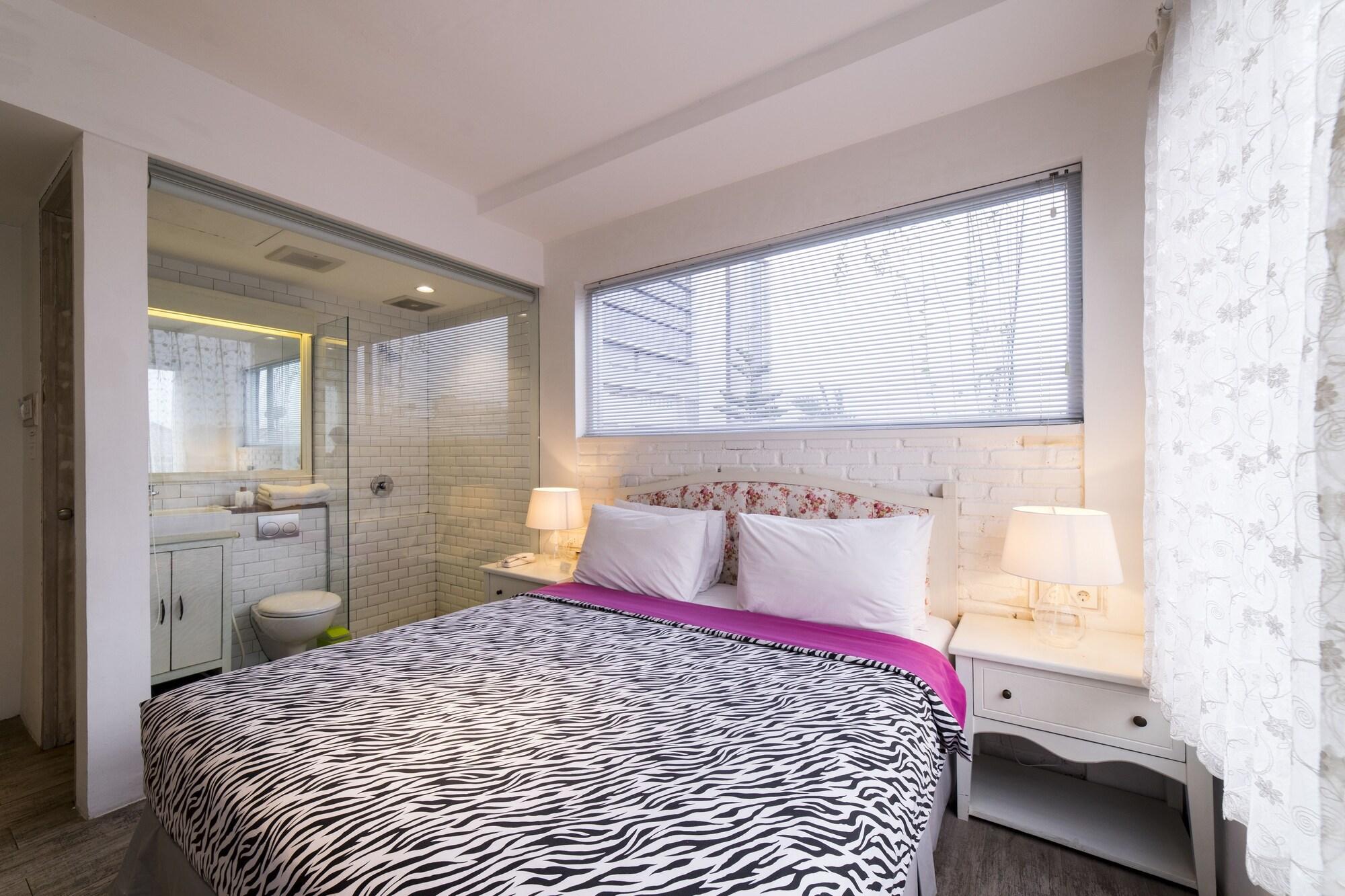 Summerbird - Bed And Brasserie Hotel
