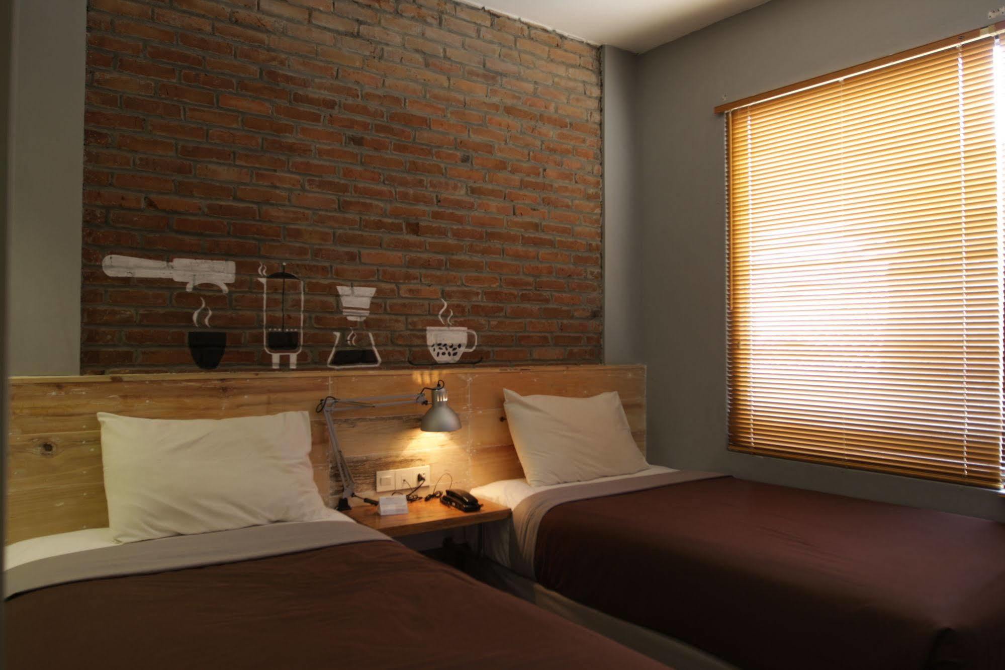 Summerbird  Bed And Brasserie Hotel 2*